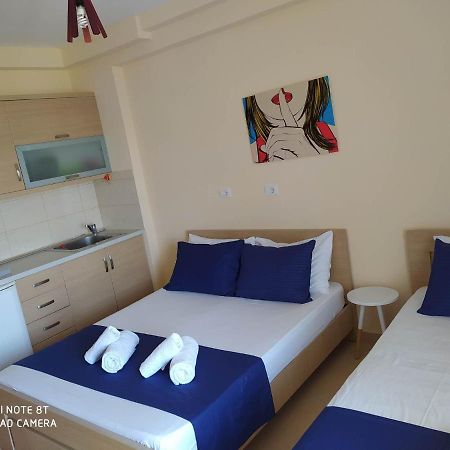 Summer Life Apartments Sarandë Esterno foto