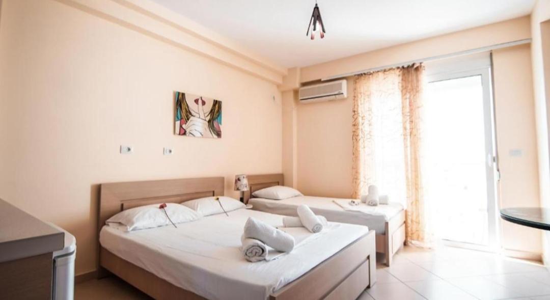 Summer Life Apartments Sarandë Esterno foto