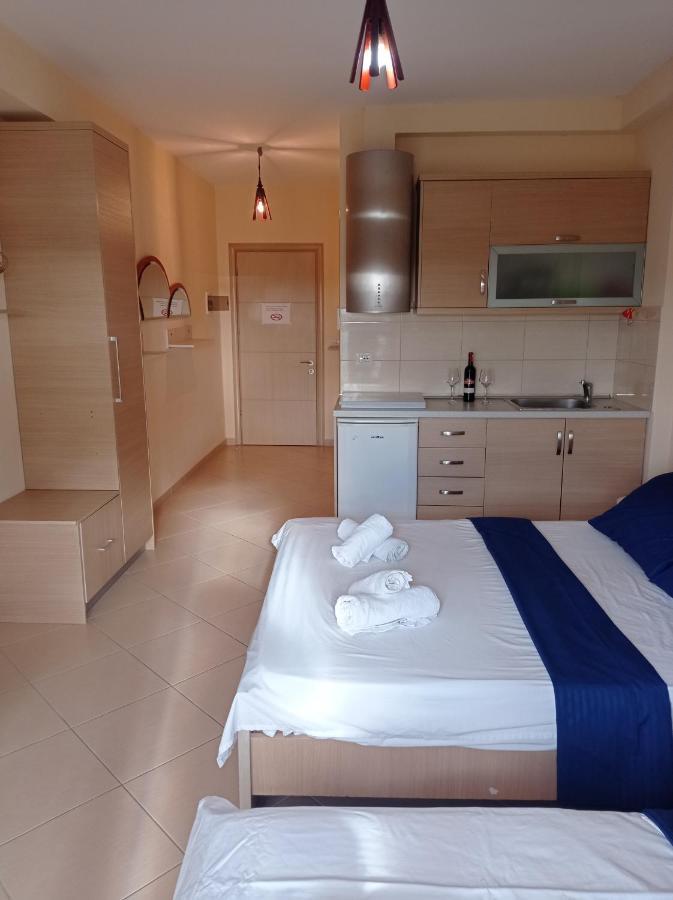 Summer Life Apartments Sarandë Esterno foto