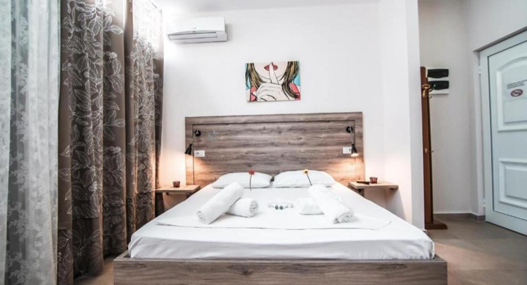 Summer Life Apartments Sarandë Esterno foto