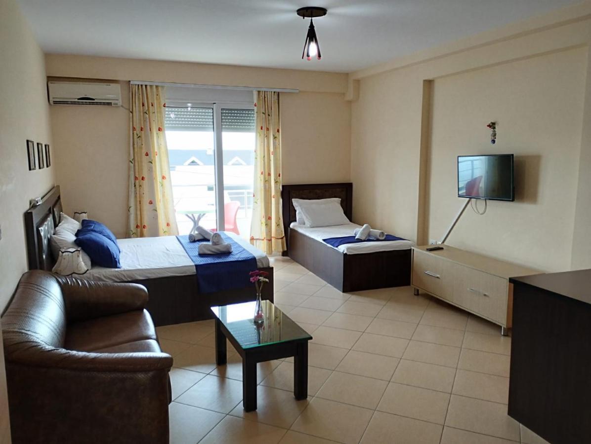 Summer Life Apartments Sarandë Esterno foto