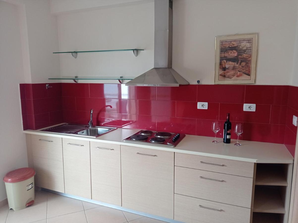 Summer Life Apartments Sarandë Esterno foto