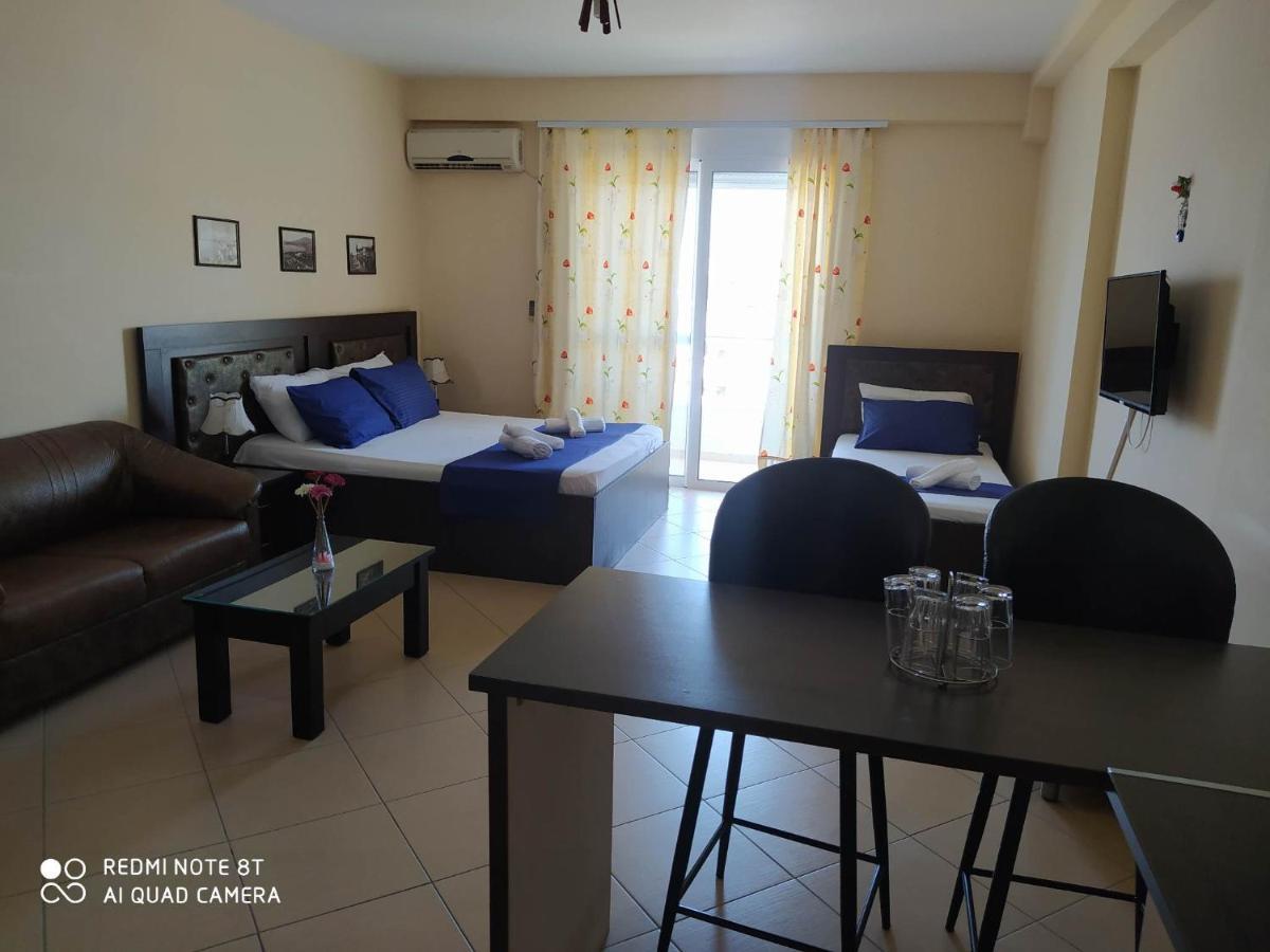 Summer Life Apartments Sarandë Esterno foto