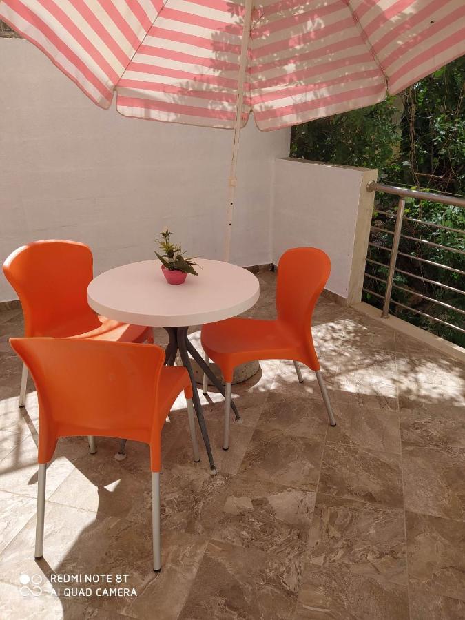 Summer Life Apartments Sarandë Esterno foto