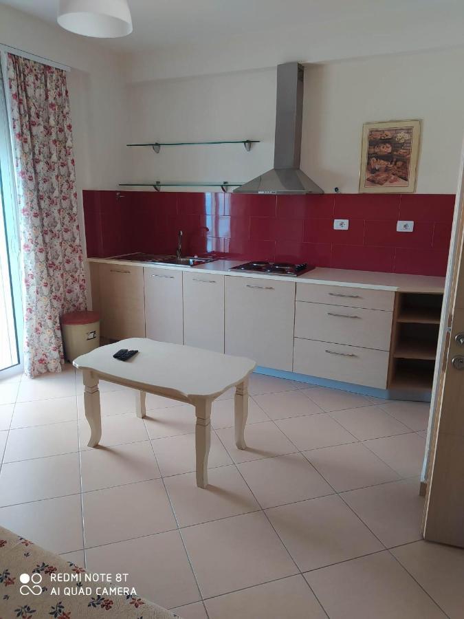 Summer Life Apartments Sarandë Esterno foto