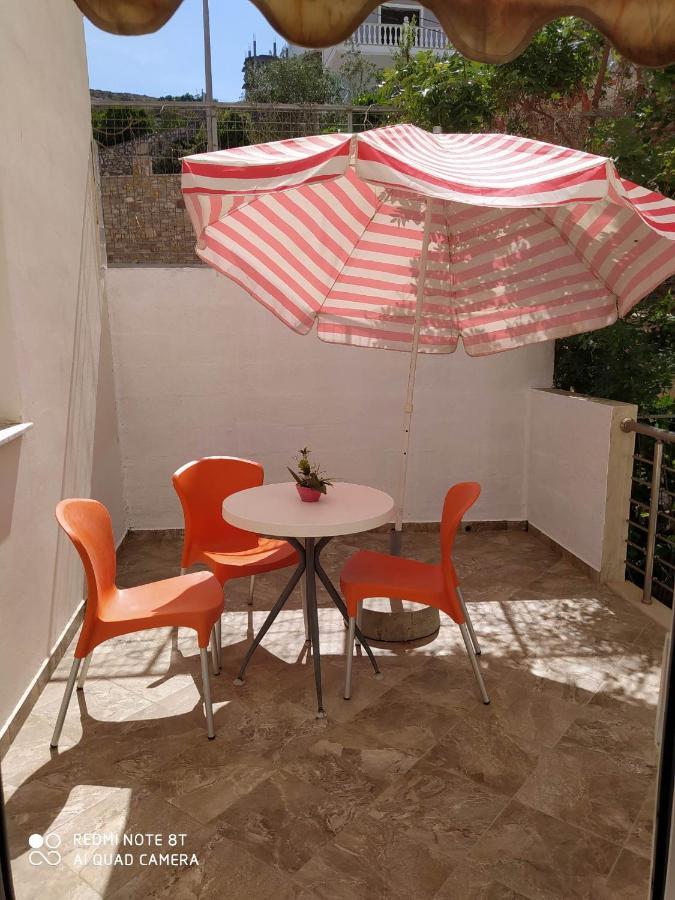 Summer Life Apartments Sarandë Esterno foto
